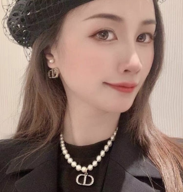 chr1st1an D10r necklaces